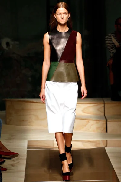 Look 14